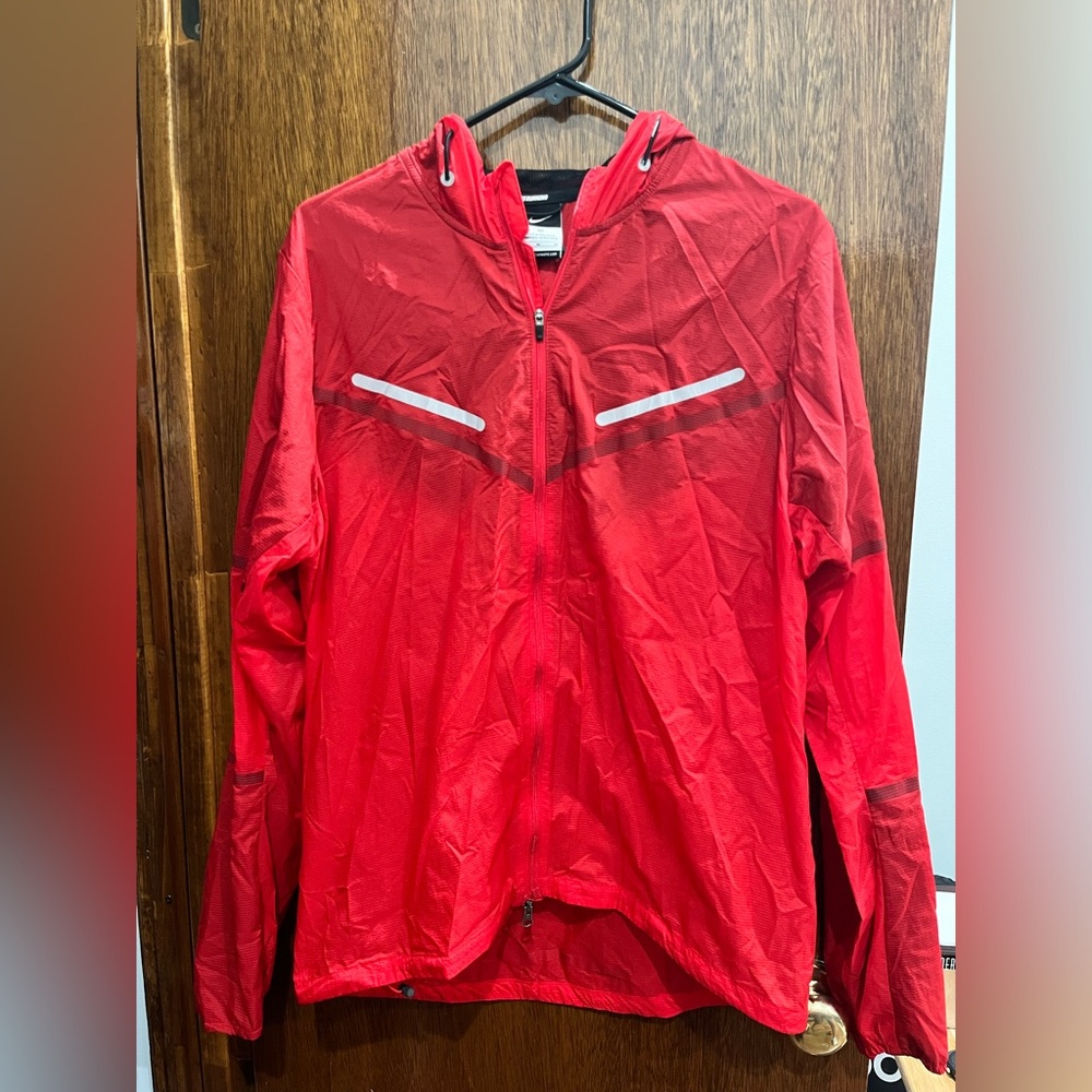 Medium men’s Nike lightweight running jacket